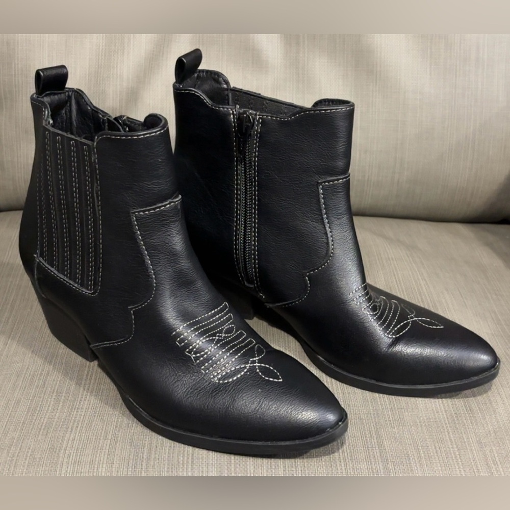 Sun + Stone Grangerr Women's Ankle Boots Black Size 6 NWOT